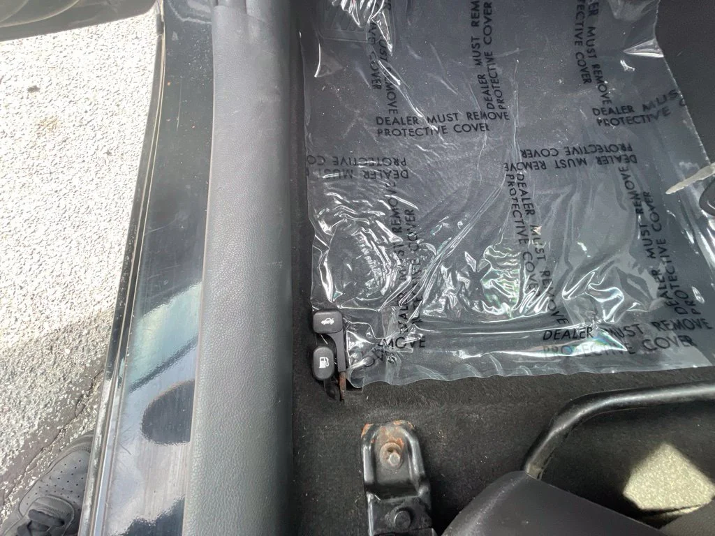 Used 2013 Black Hyundai GLS image 27