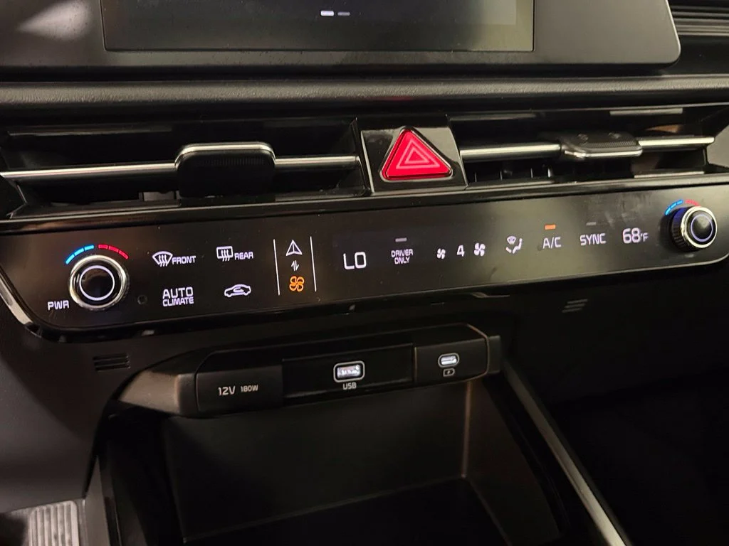 Used 2025 White Kia LX image 26