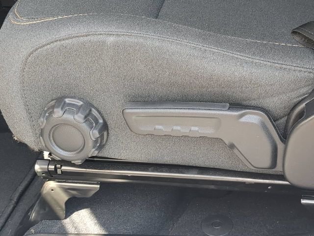 Used 2025 White Jeep Sport S image 21
