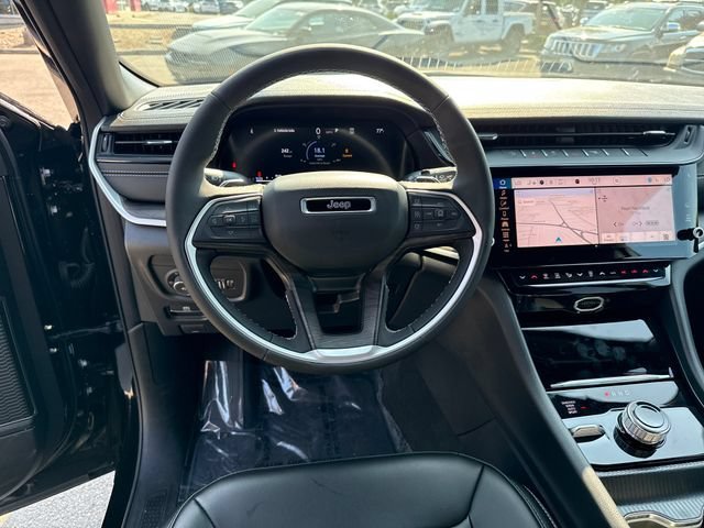 New 2026 Diamond Black Crystal Pearlcoat Jeep Limited image 18