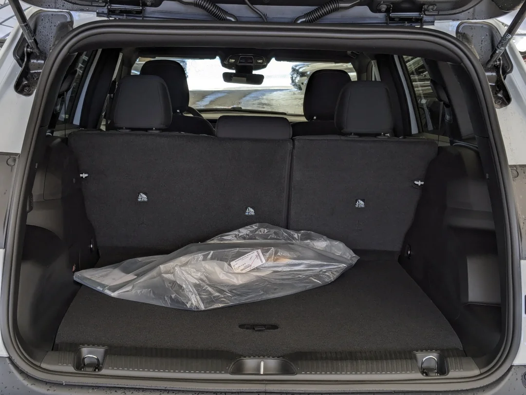 New 2026 White Jeep Laredo - - 4x4 - Customer Preferred Pkg 23F - Compact Spare Tire & More! image 30