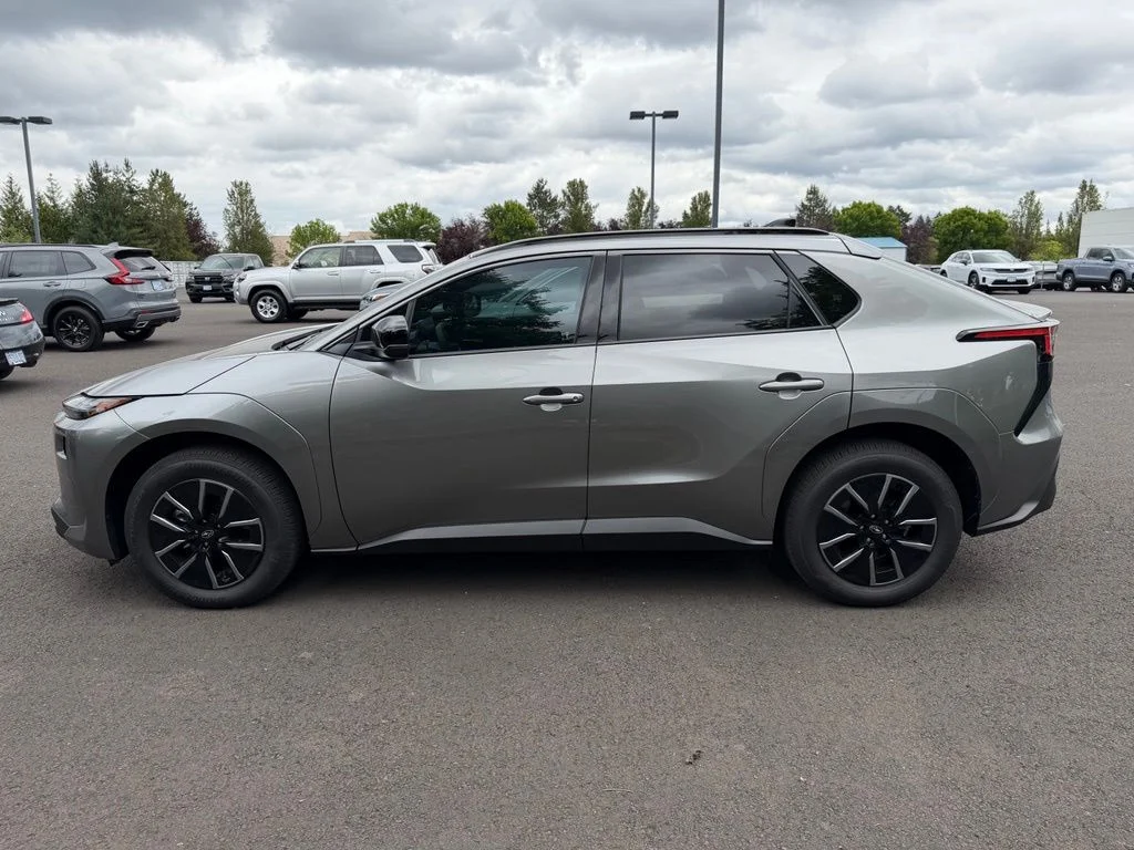 Used 2026 Carbon Subaru Premium image 5
