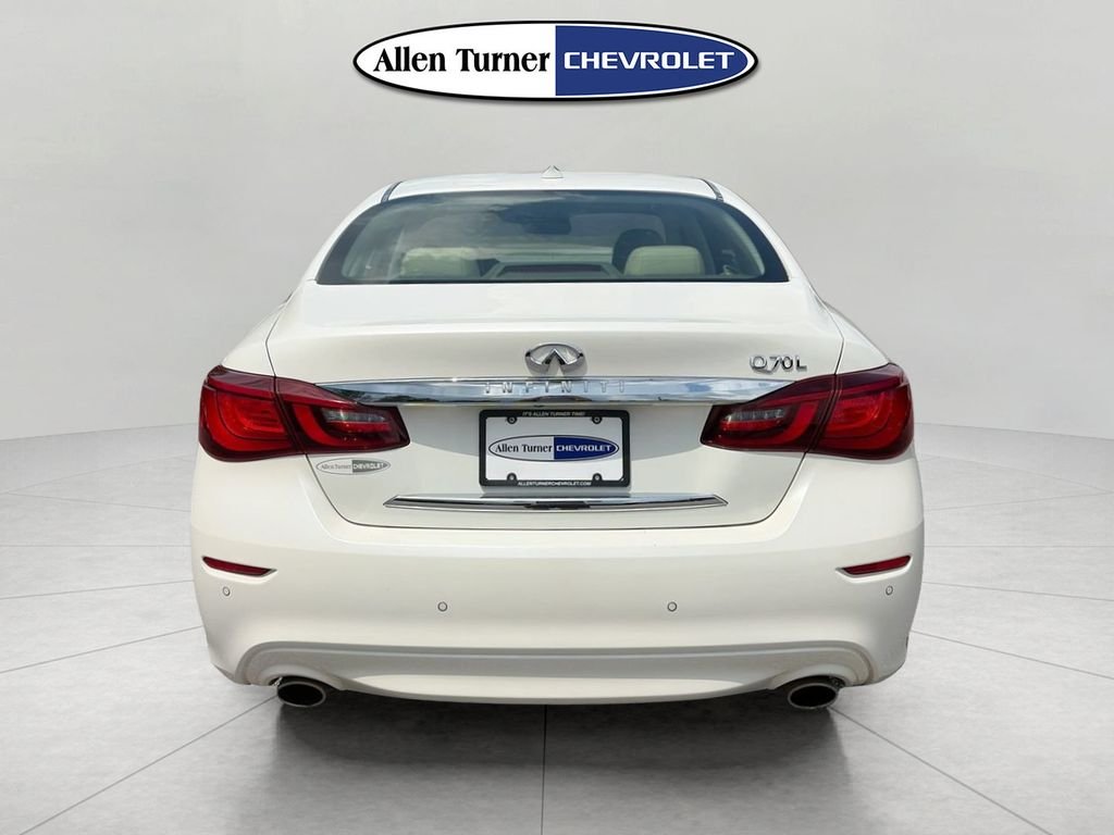 Used 2019 White INFINITI 3.7 image 5