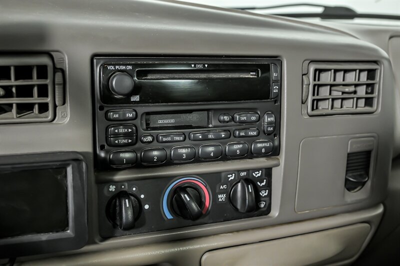 2000 Ford F-350 Super Duty LARIAT - Photo 25