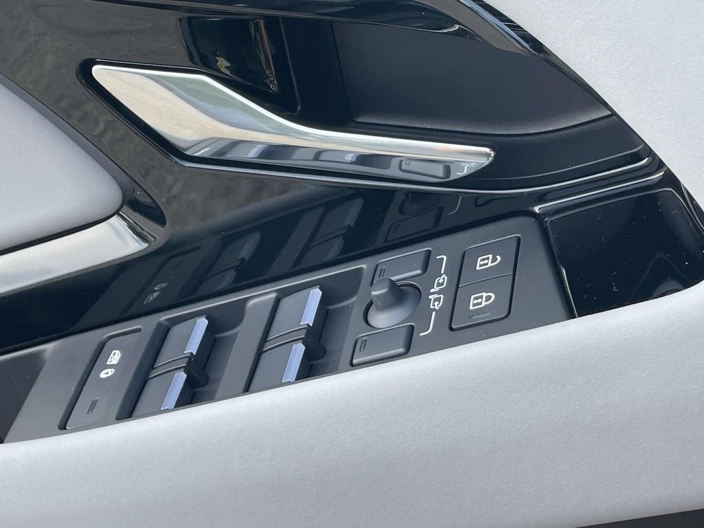 New 2026 Tribeca Blue Land Rover S image 36