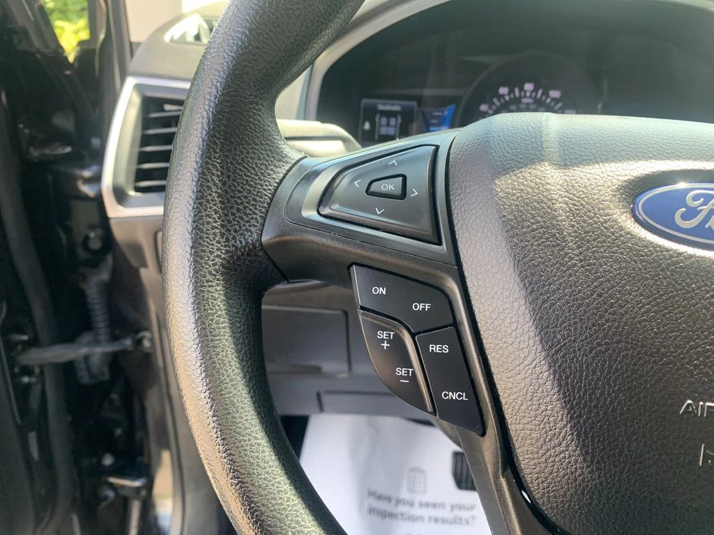 Used 2023 Black Ford SE image 28