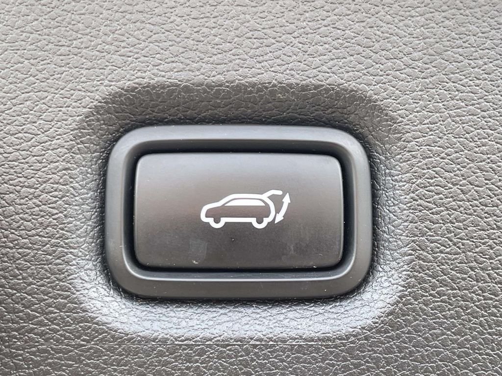 Certified Used 2023 Silver Hyundai SEL image 10