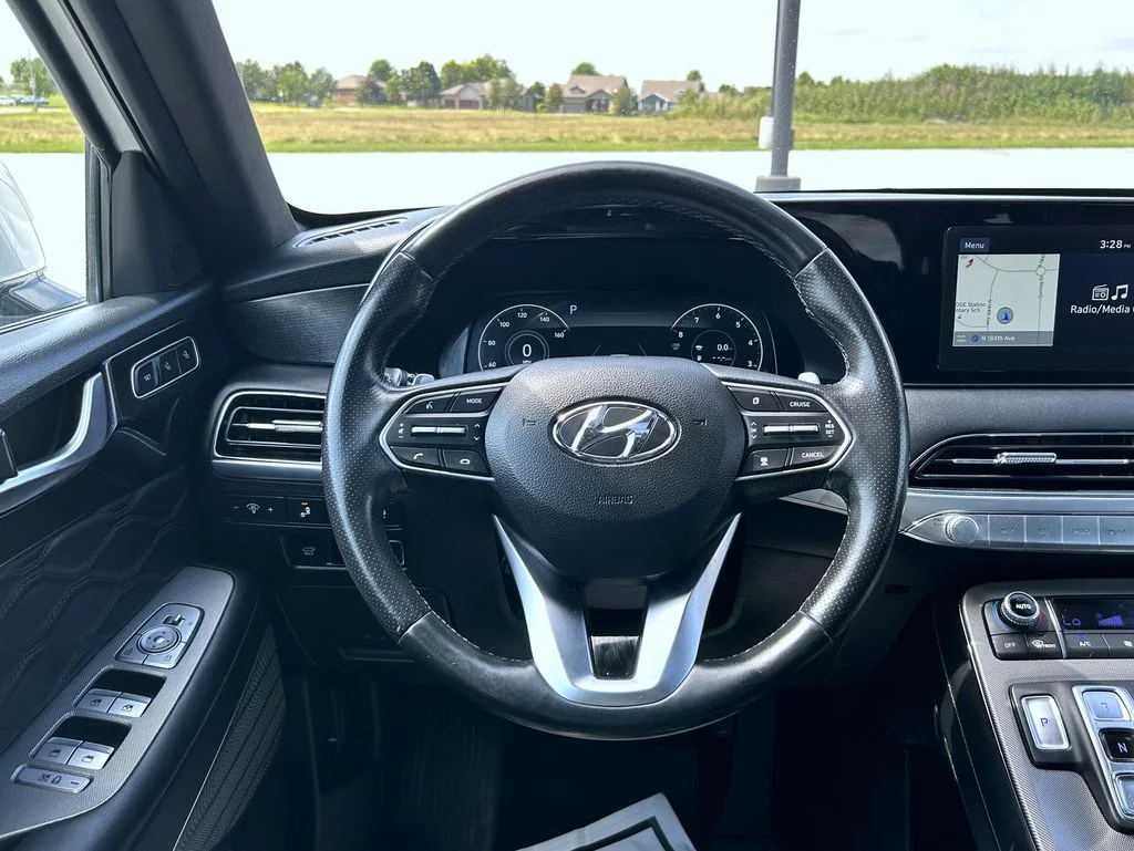 Used 2021 White Hyundai Calligraphy image 12