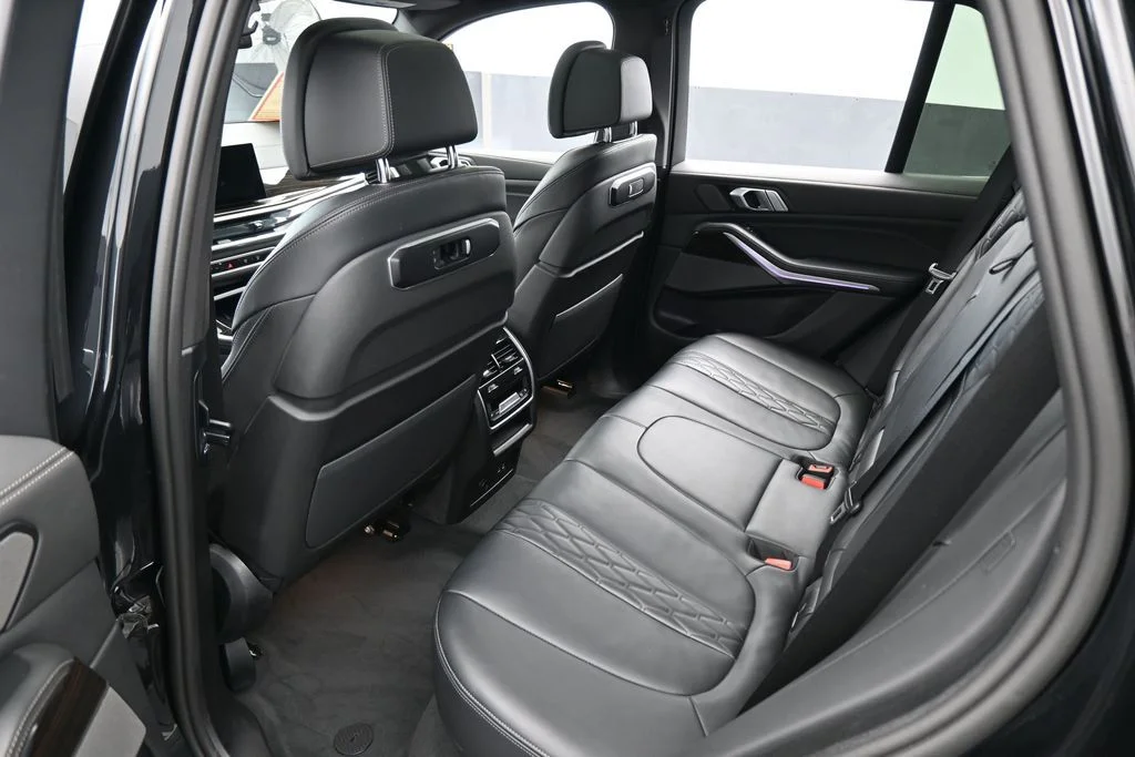 Used 2025 Black Sapphire Metallic BMW xDrive50e image 37