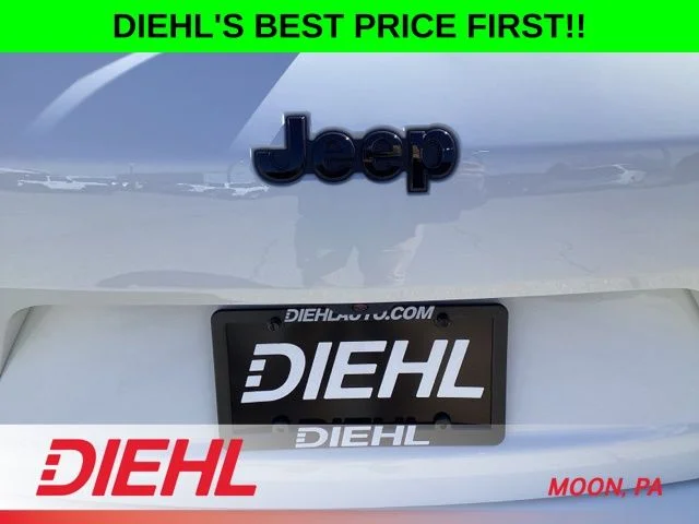 New 2026 Bright White Clear-Coat Exterior Paint Jeep Limited image 11