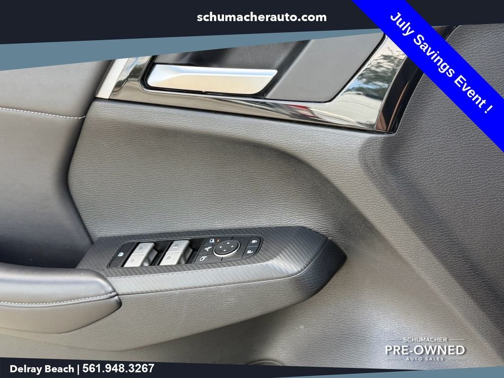 Used 2024  Mitsubishi  image 28