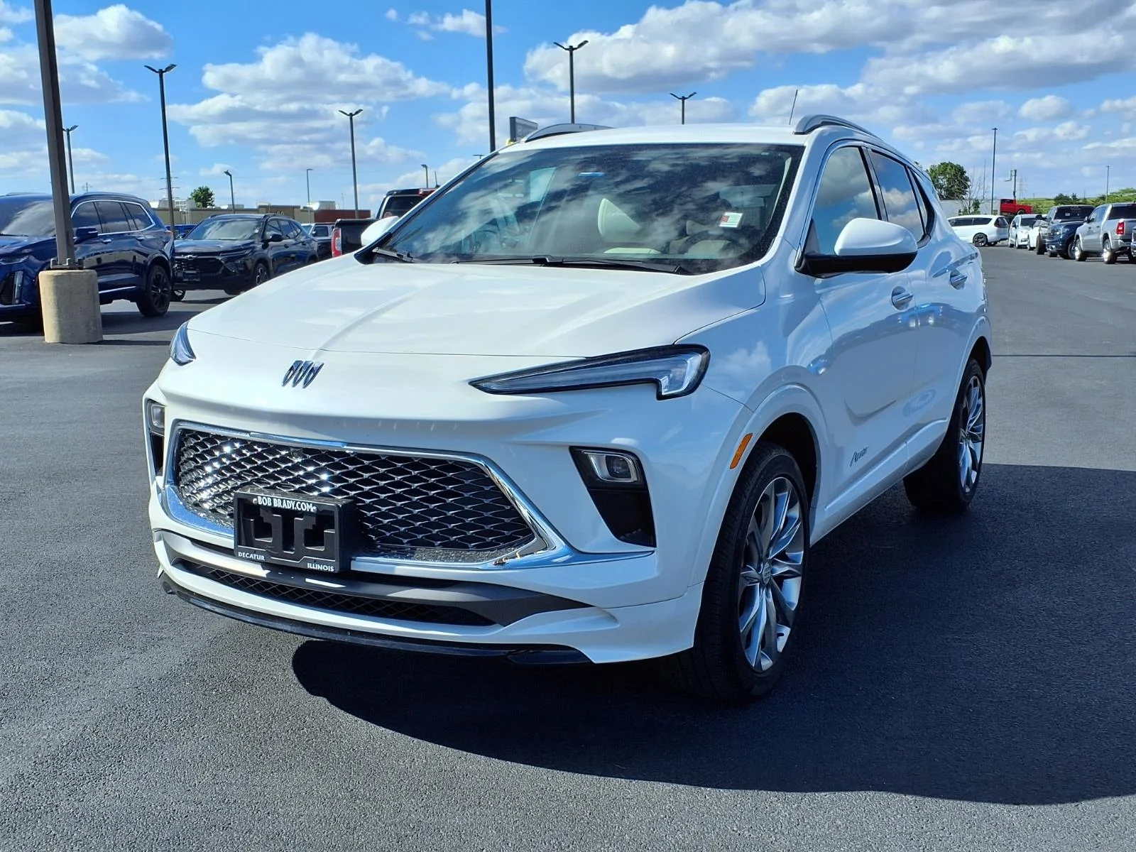 Used 2024 White Frost Tricoat Buick Avenir image 19