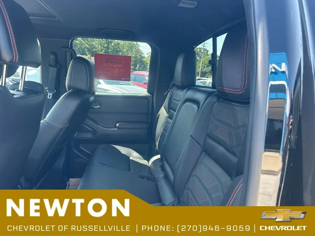 Used 2025 Black Nissan PRO-X image 32