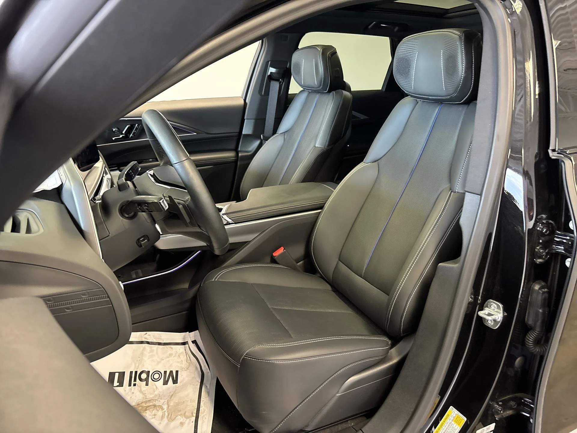 2025 Cadillac LYRIQ Luxury 2 - Photo 66