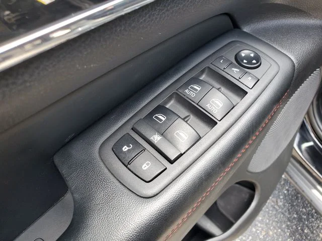 Used 2021 Black Jeep Trailhawk image 17