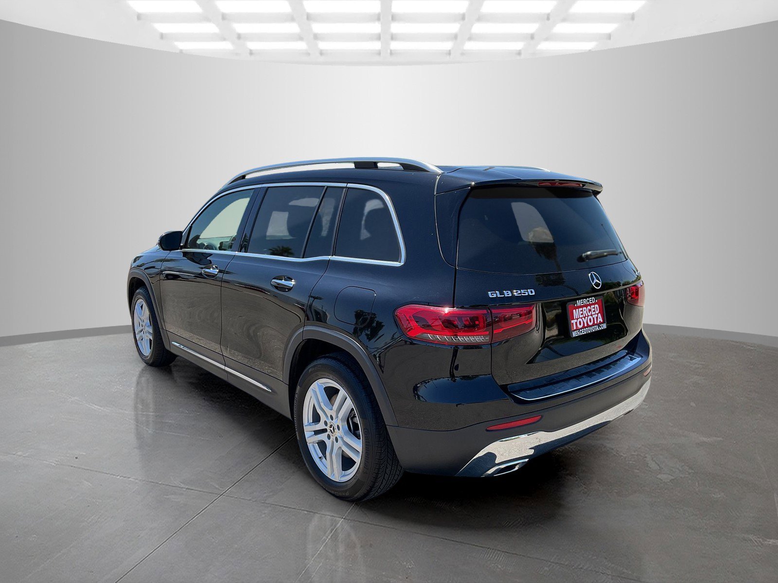 Used 2023 Black Mercedes-Benz GLB 250 image 3