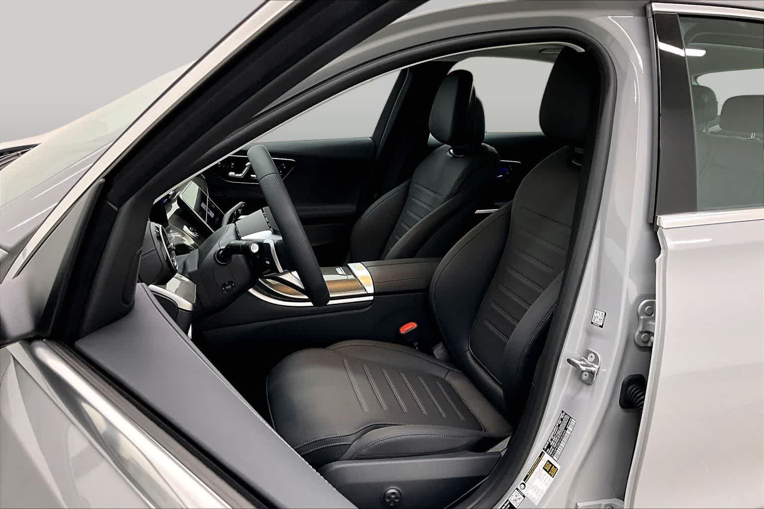New 2026 MANUFAKTUR Alpine Grey Mercedes-Benz C 300 image 9