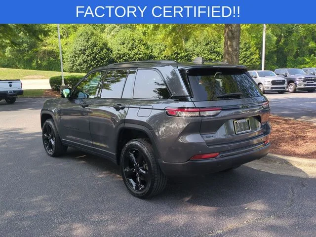 Used 2025 Gray Jeep Altitude X image 3