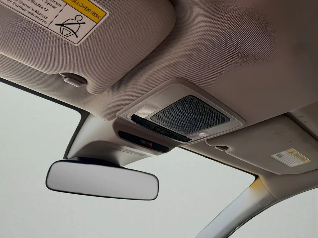 Used 2025 Platinum White Pearl Honda LX image 26