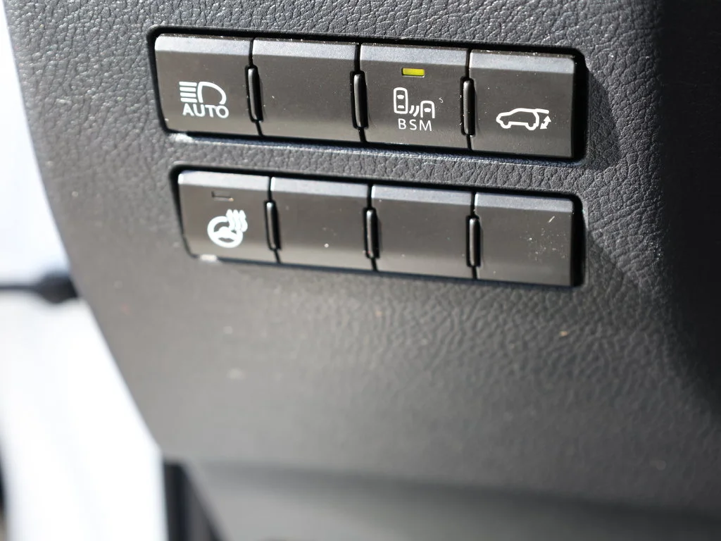 Used 2020 White Lexus 300 Base image 35