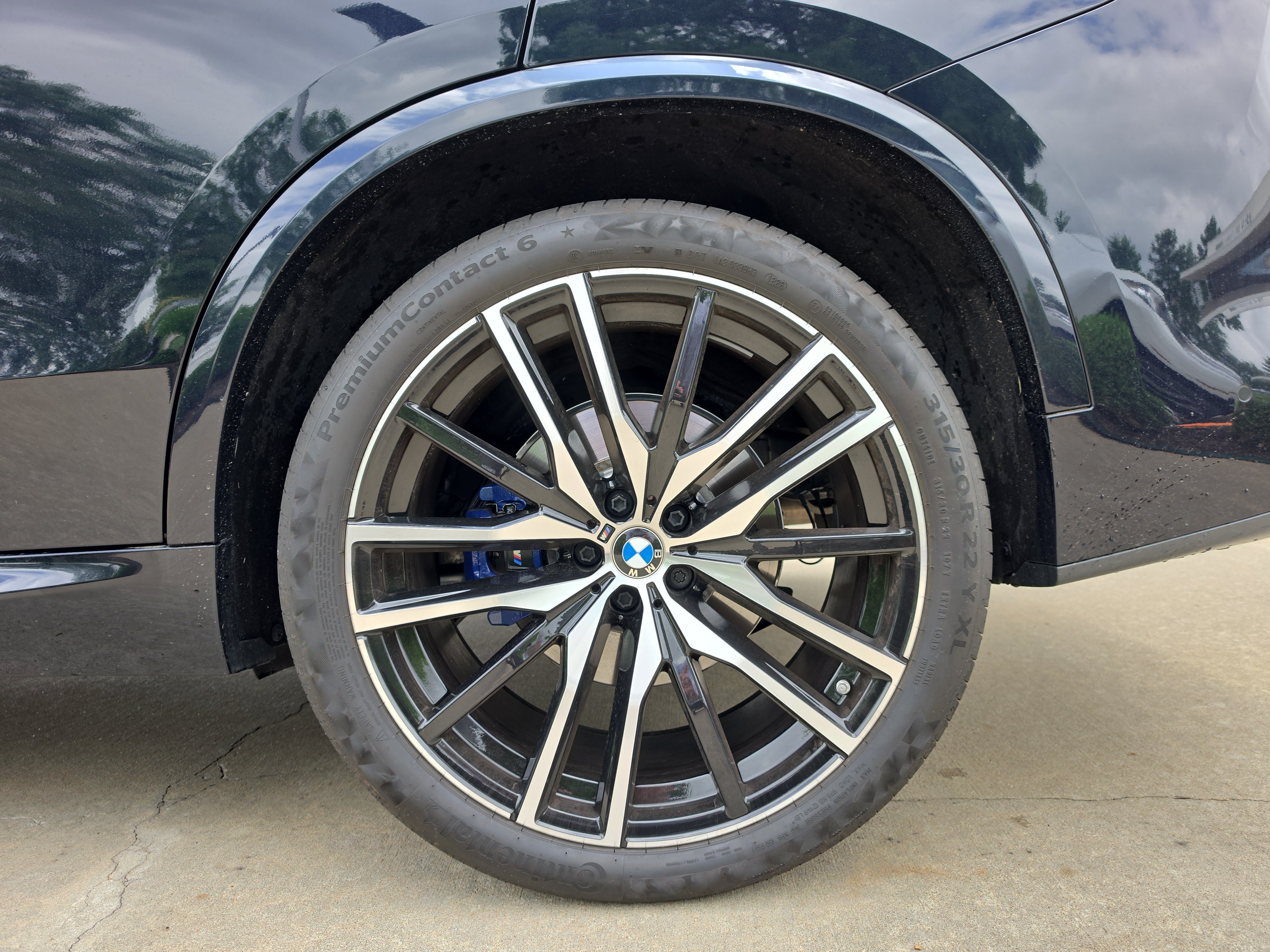 Used 2023 Carbon Black Metallic BMW xDrive40i image 17