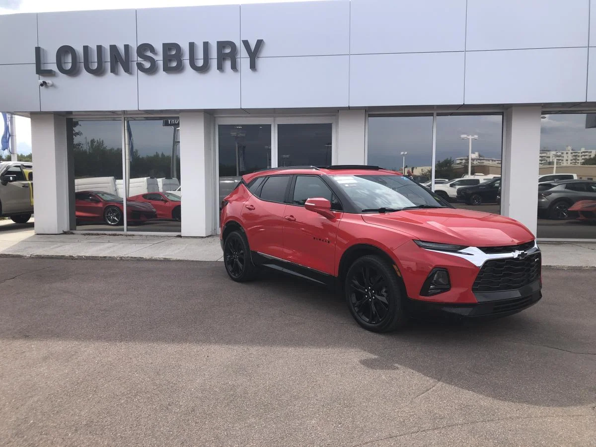 Used 2021 Red Chevrolet AWD 4dr RS image 1