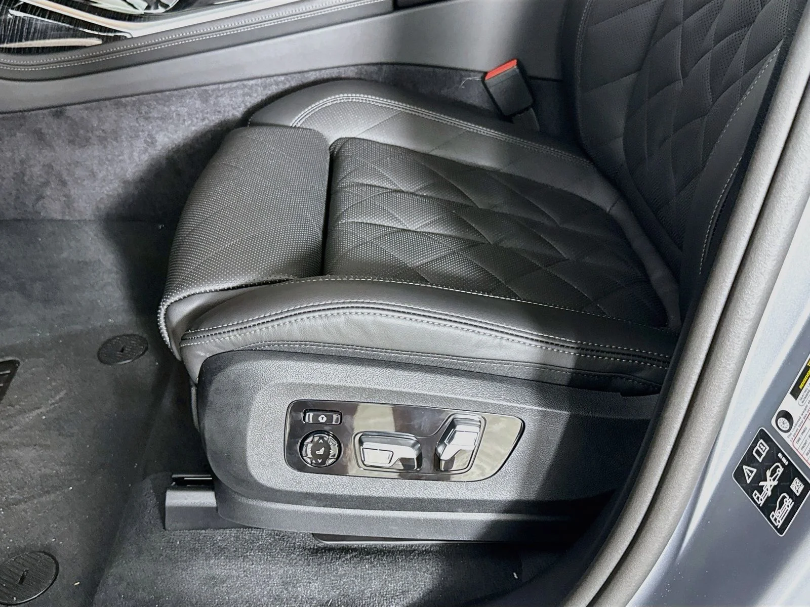 New 2027 Frozen Pure Grey Metallic BMW xDrive40i image 20