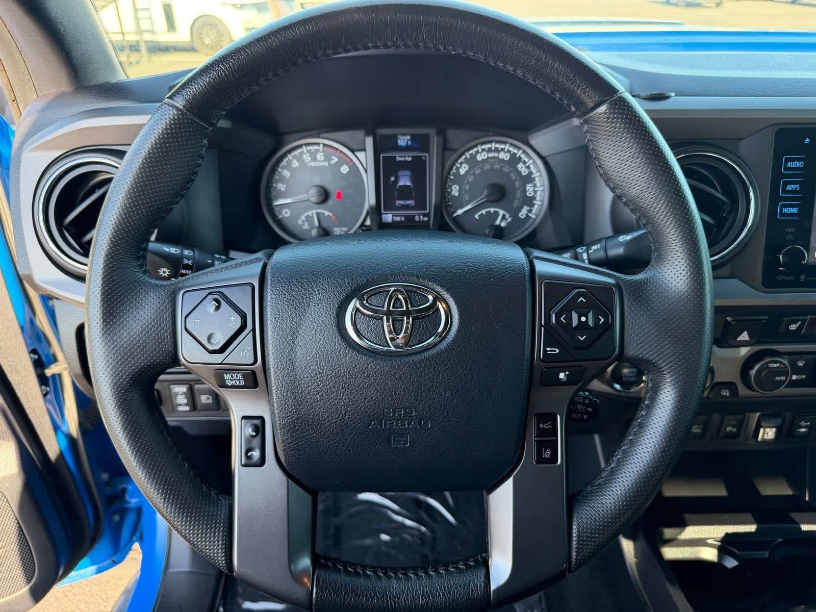 Used 2019 Midnight Black Metallic Toyota SR5 image 17