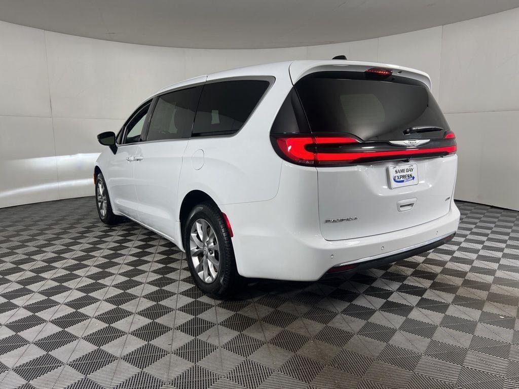 Used 2026 Bright White Clearcoat Chrysler Select image 8