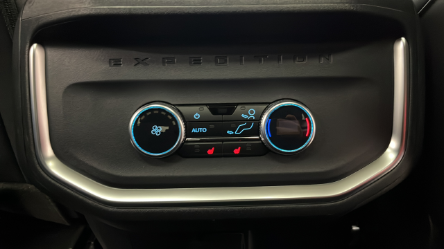 Used 2025 Gray Metallic Ford Tremor image 39