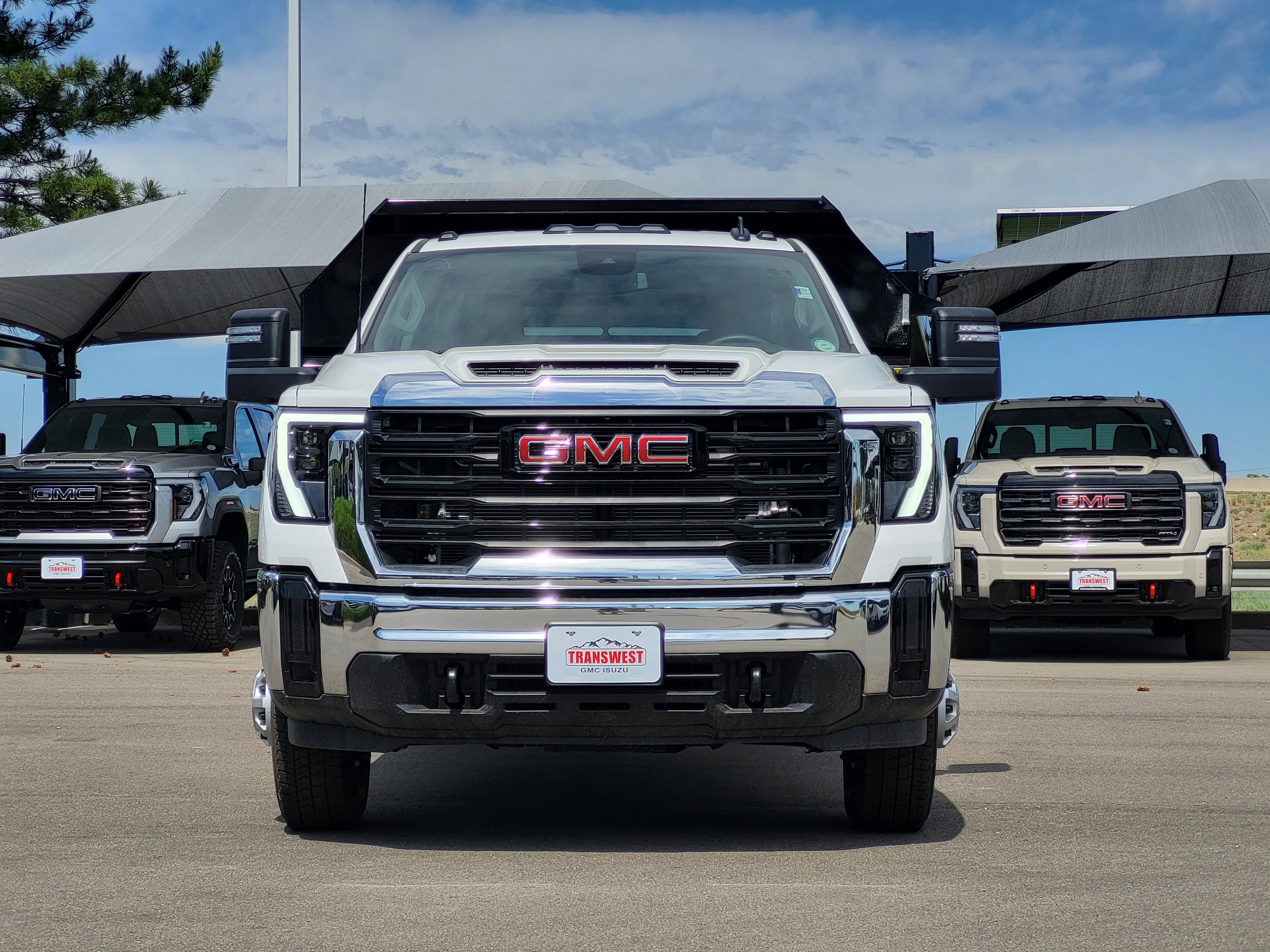 New 2026 Summit White GMC Pro image 2