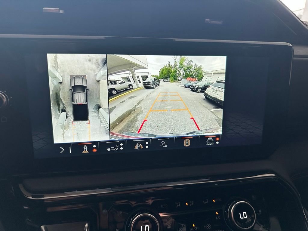 Used 2025 Silver GMC AT4 image 28