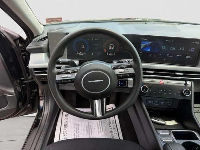 Used 2024 Onyx Black Hyundai SEL image 10