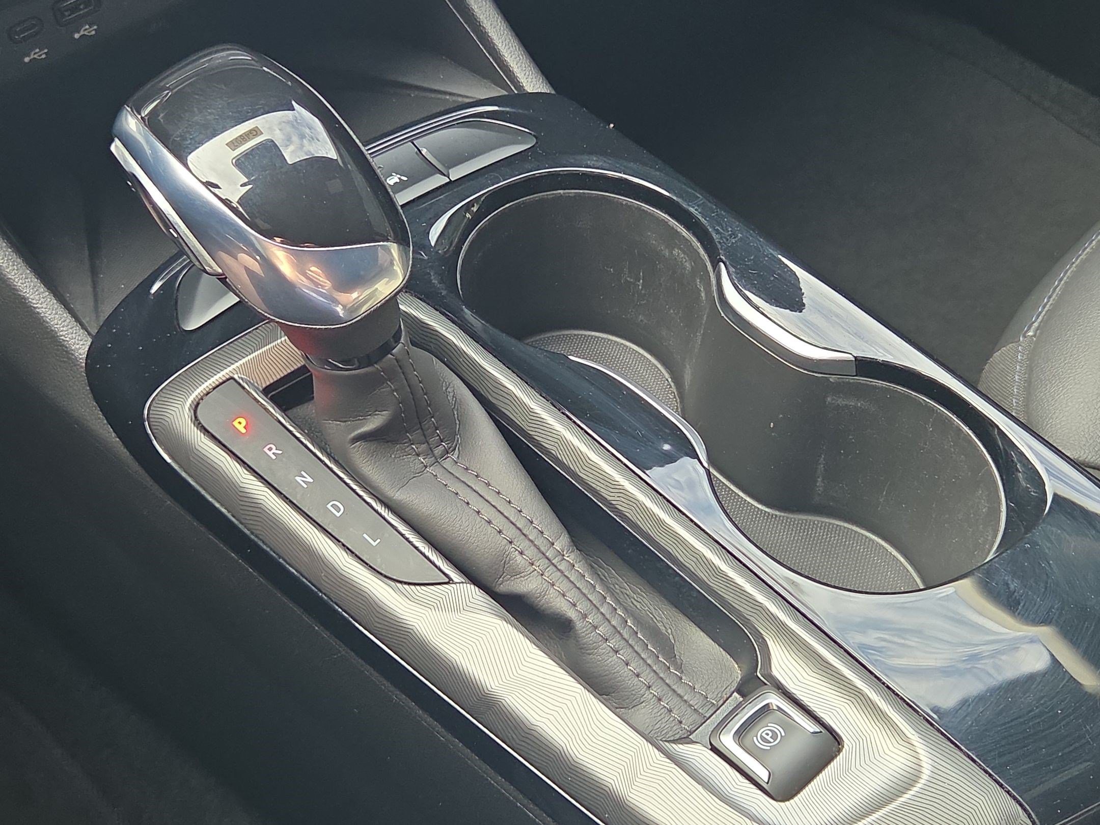 Used 2024 Summit White Buick Sport Touring image 31