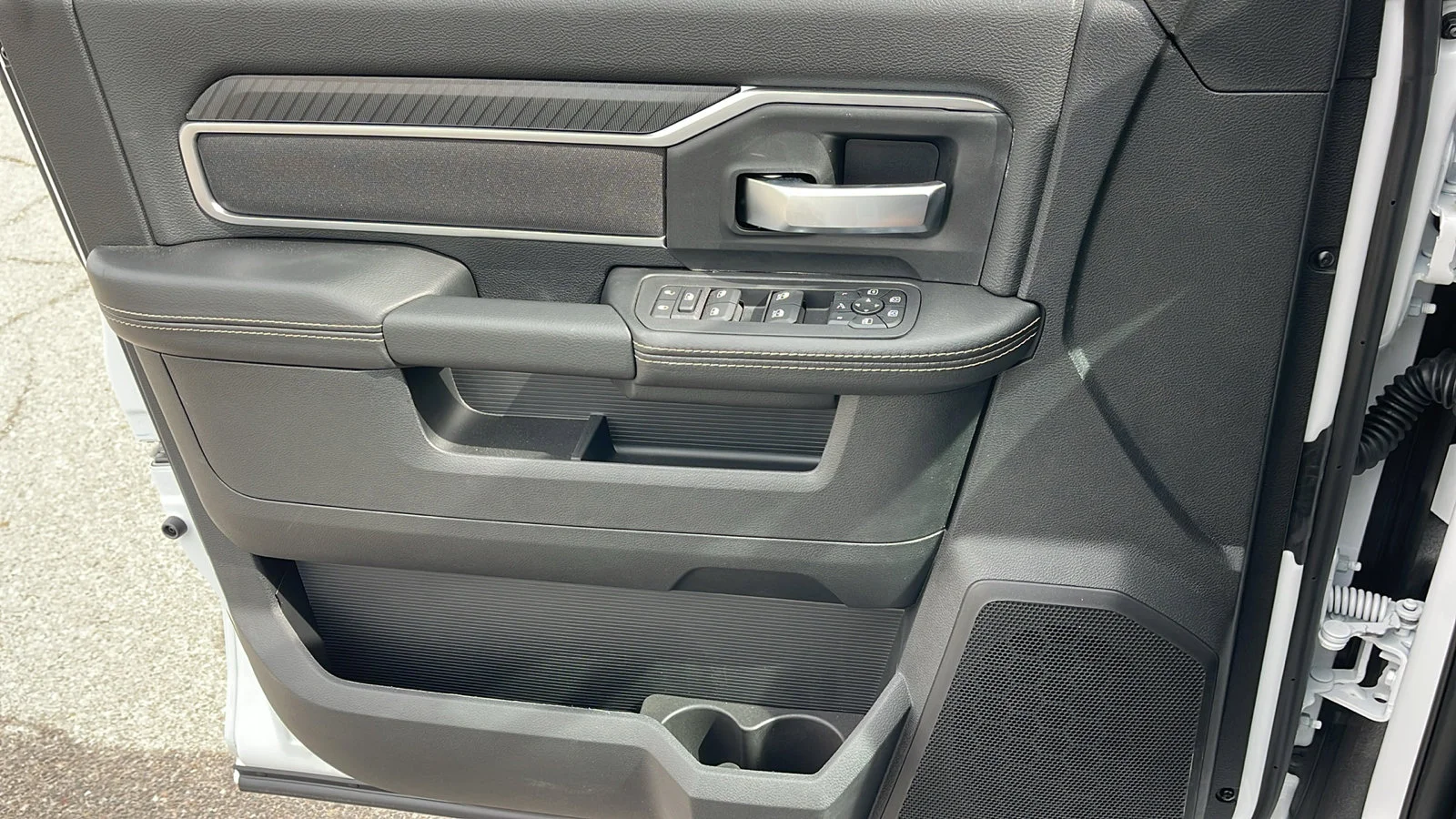 2025 RAM 2500 Big Horn - Photo 28