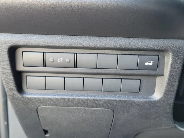 2025 Mitsubishi Outlander SE - Photo 22