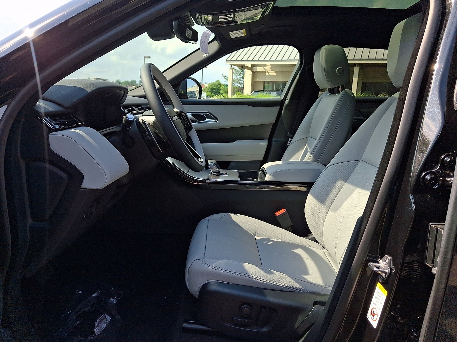 New 2026 Santorini Black Land Rover S image 10