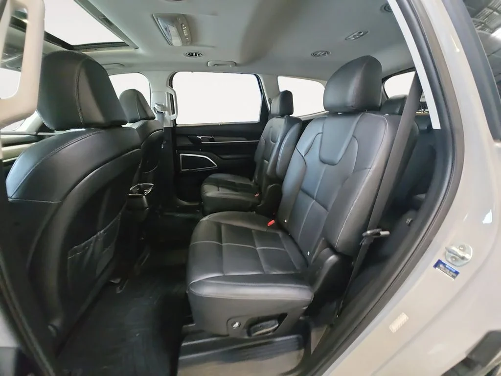 Used 2022 Gray Kia EX image 16