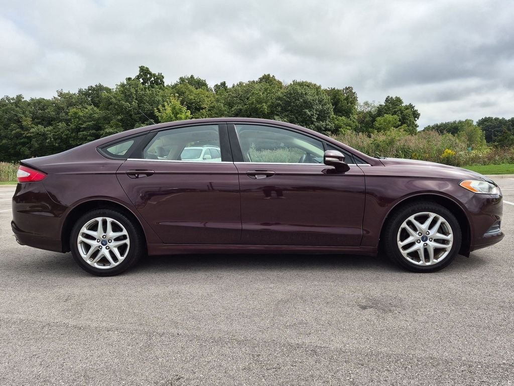 Used 2013 Red Ford SE image 8