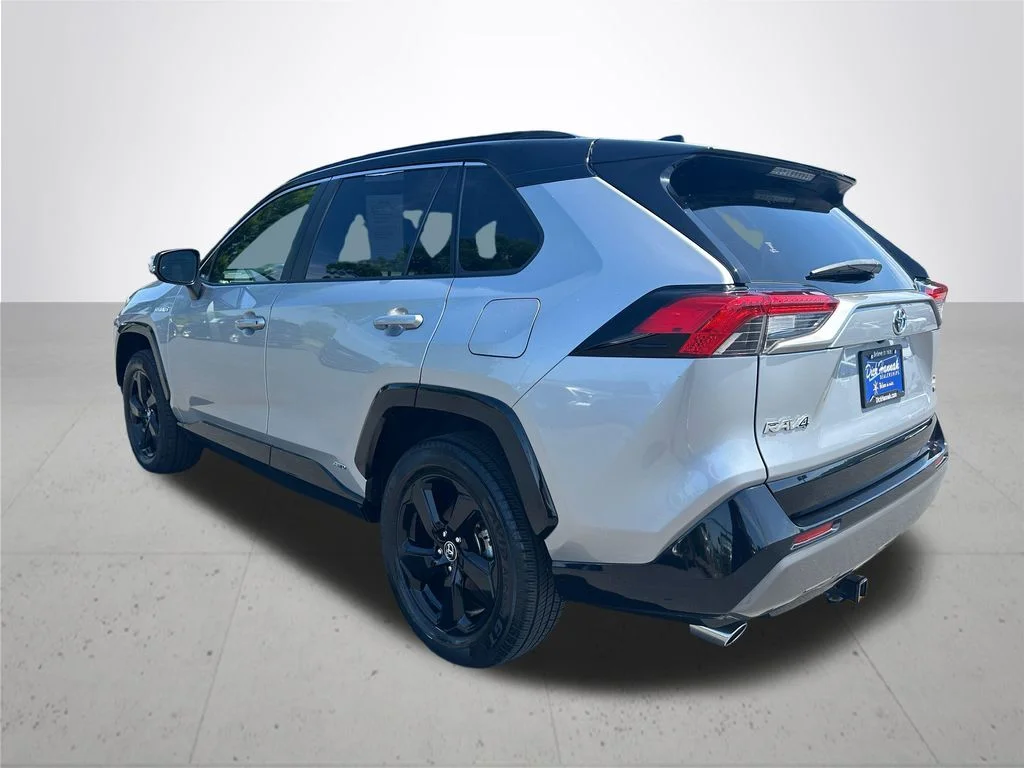 Used 2019 Silver Toyota XSE image 9