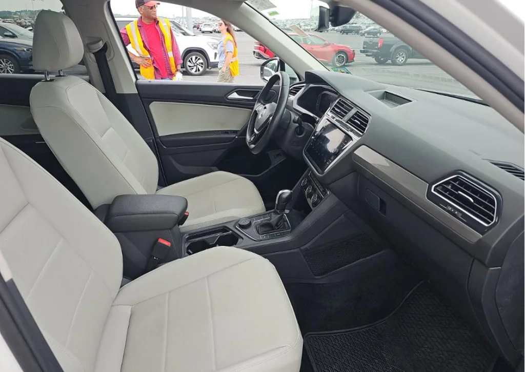 Used 2020 Pure White Volkswagen 2.0T SEL image 12