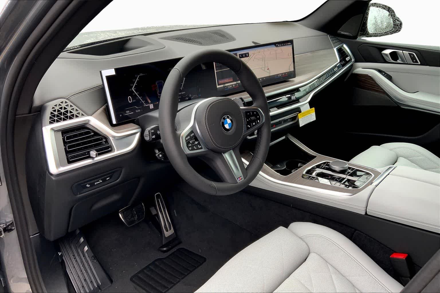 Used 2026 Skyscraper Grey Metallic BMW xDrive40i image 8