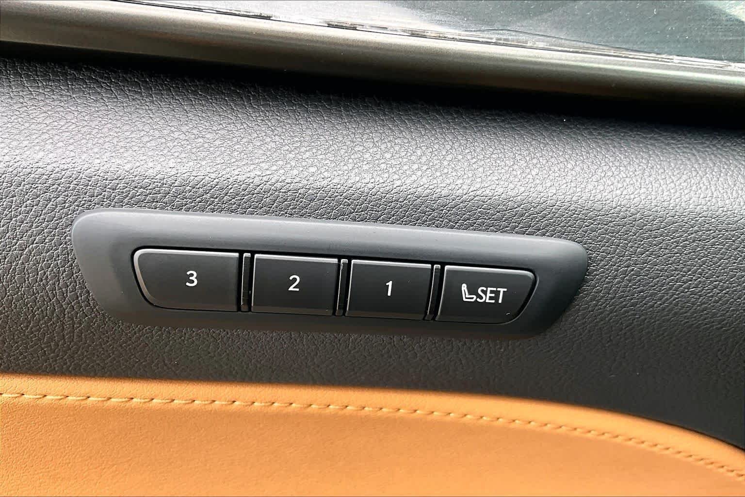 Used 2024 Atomic Silver Lexus Premium image 31