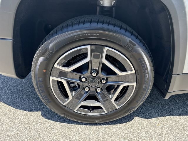 New 2026 Silver Jeep Laredo image 17