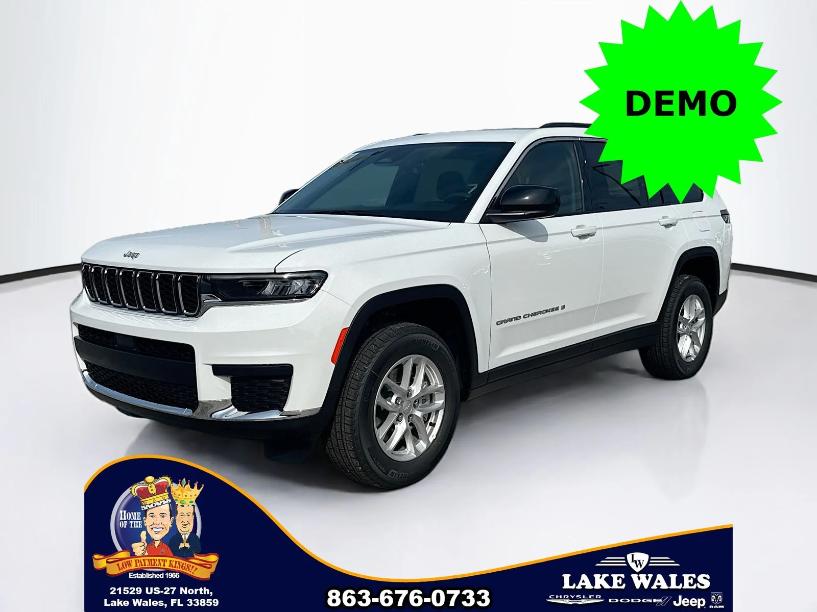 New 2026 Bright White Clear-Coat Exterior Paint Jeep Laredo image 2