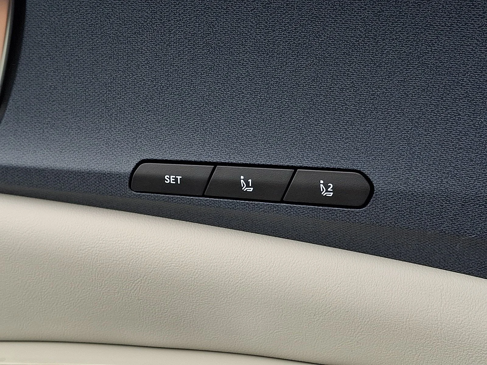 New 2026 Snow White Pearl Kia EX image 12