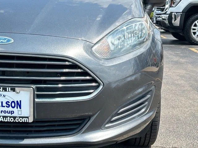 Used 2018 Gray Ford SE image 3