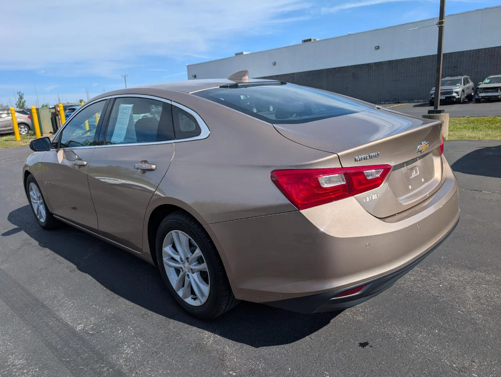 Used 2018 SANDY RIDGE METALLIC Chevrolet LT image 4