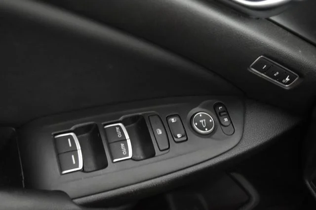 Used 2018  Honda EX-L image 26