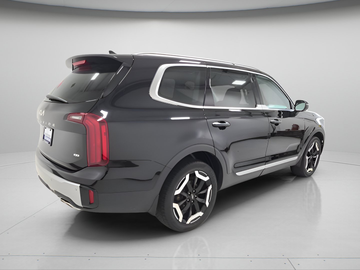 Used 2023 Ebony Black Kia S image 5